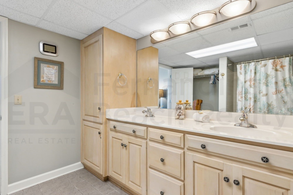 667 Amelia By The Sea 3 Bedroom Condo