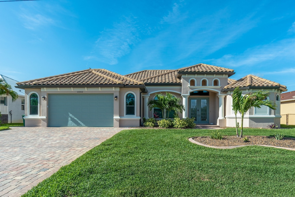 The Lazy Tortuga in Port Charlotte view 3