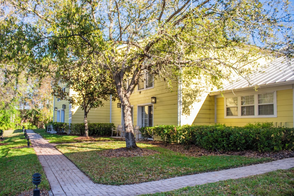 Barefoot'n Resort Kissimmee Orlando