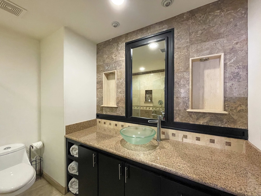 Unwind in a Modern Condo With Stunning View