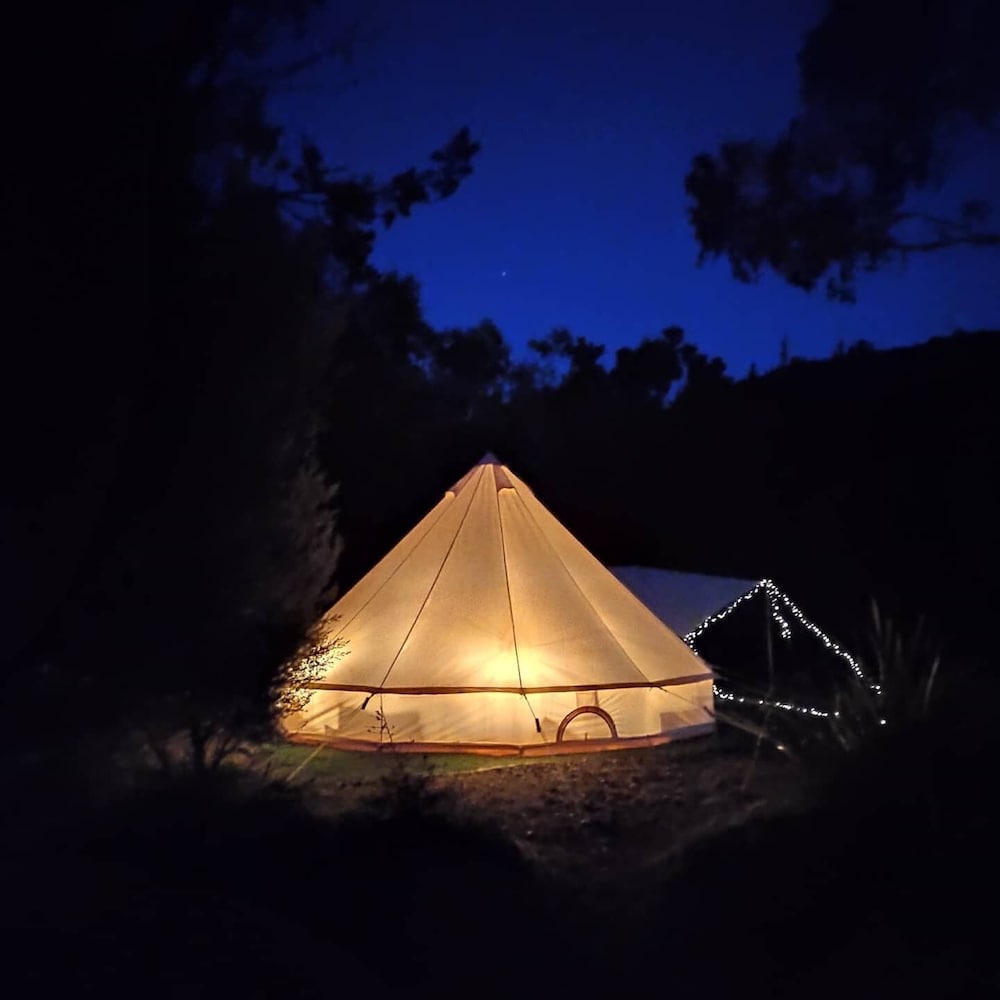 Zeehan Bush Camp