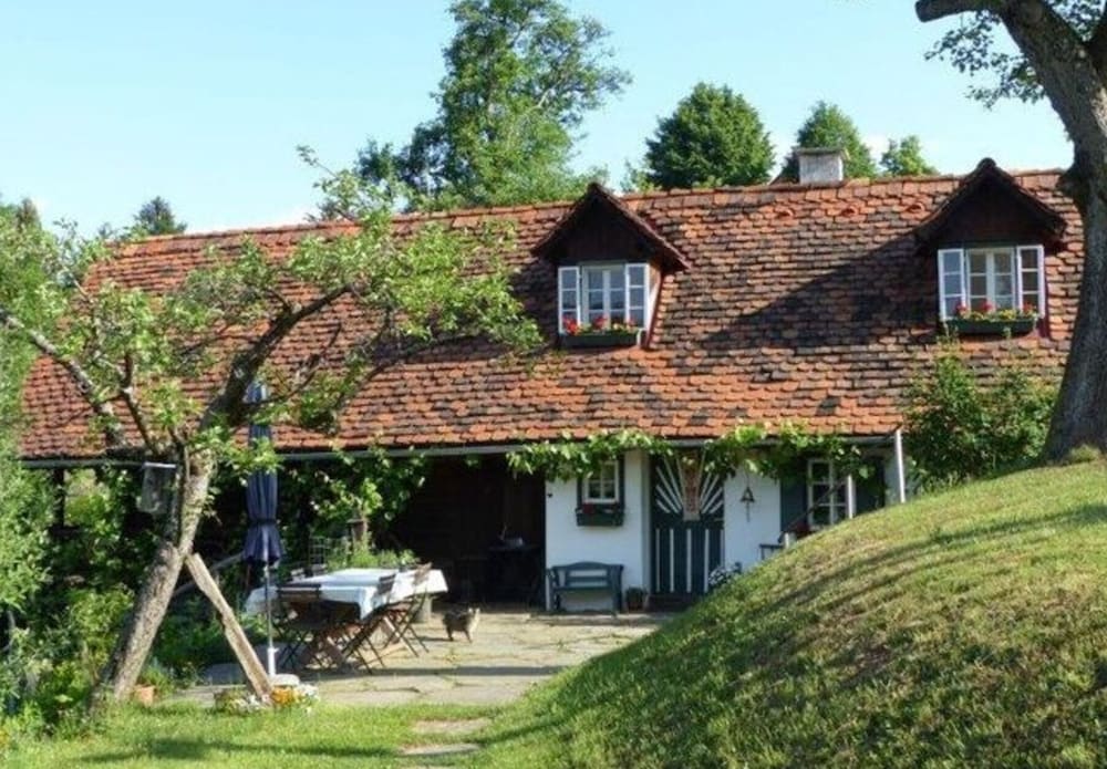 The Holler Comfortable Holiday Residence