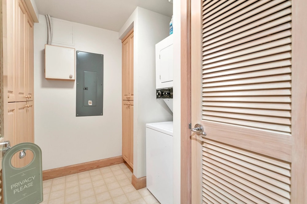 Royal Plaza at Deer Valley Resort - One Bedroom Condo #302 1 Condo