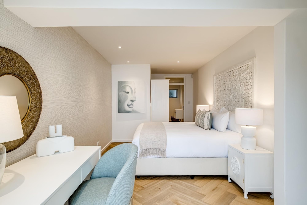 Idyllic Camps Bay Villa w 2 Pools Buddha Retreat