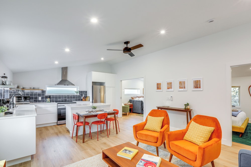 < 1 Block to City Park: New-build Apt in Denver!