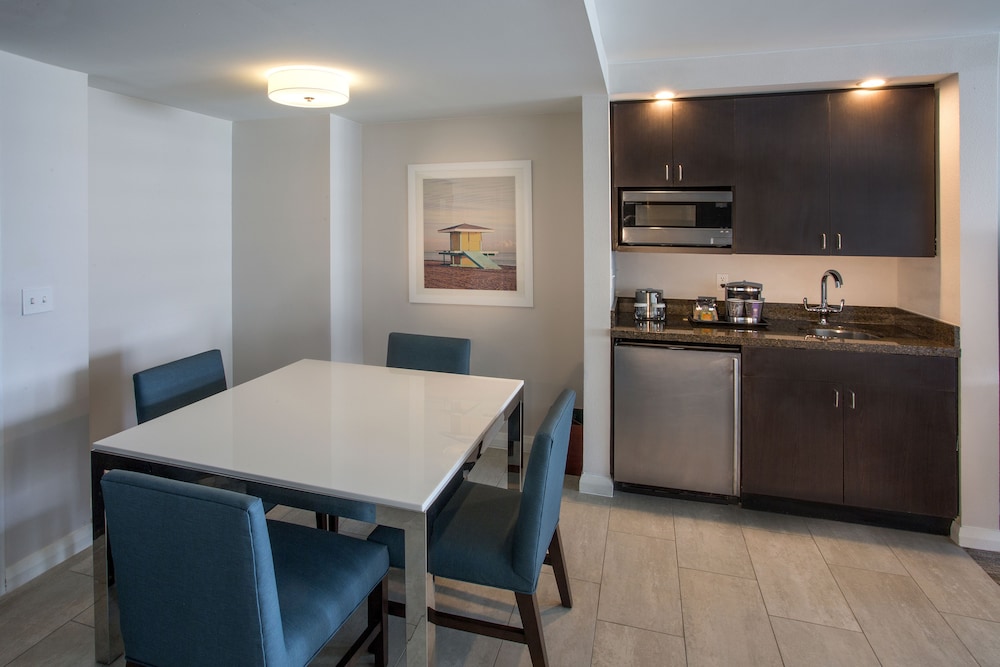 Doubletree Resort by Hilton Hollywood Beach - Image 5