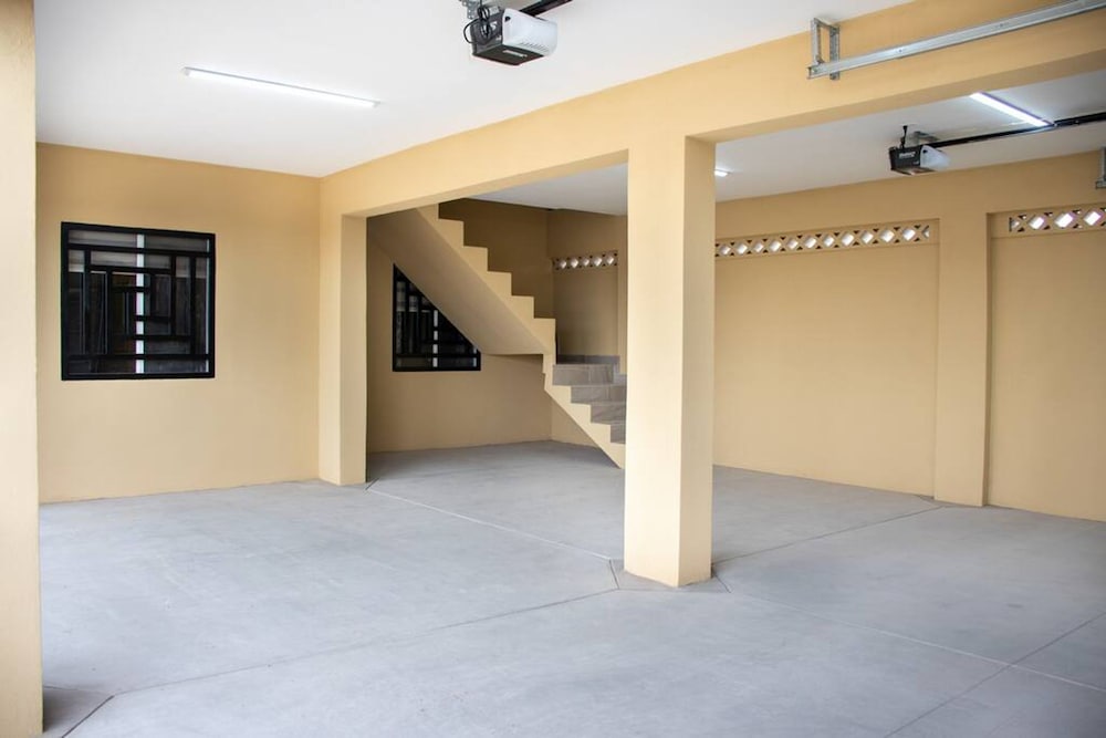 Apartment With Excellent In-town Location 1