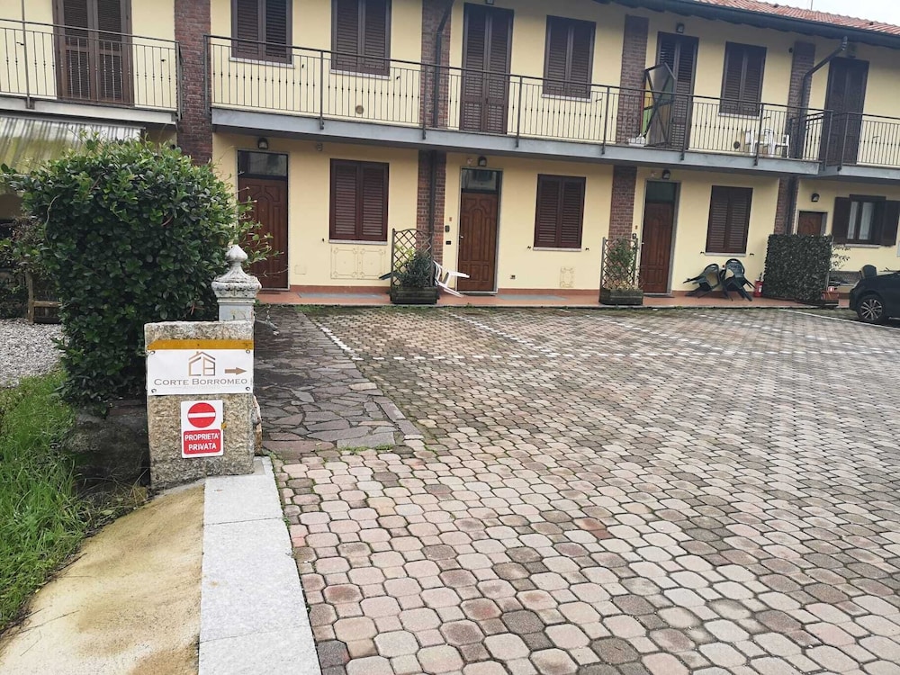 Bnbook - Corte Borromeo view 2
