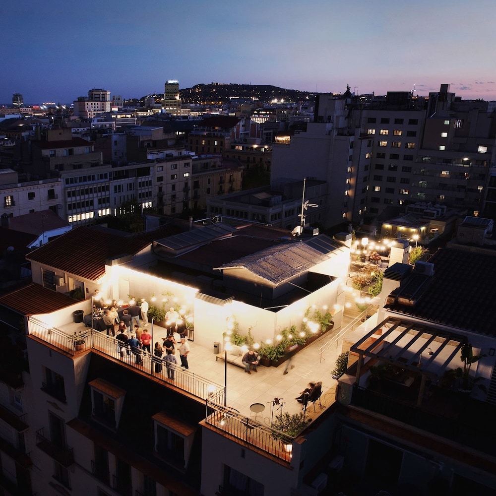 The Roger Terrace 2BR With Pool gym in Barcelona