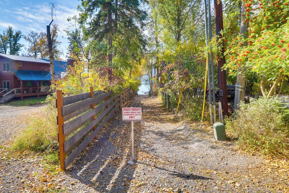 5 Mi to Whitefish Resort: Getaway w/ Shared Patio