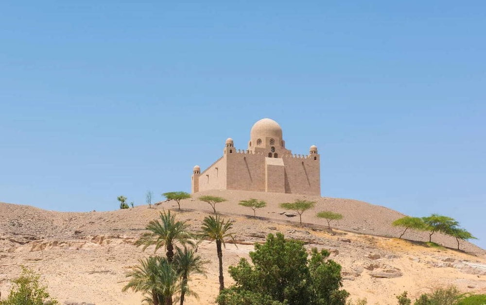 4 Days 3 Nights Nile Cruise Trip from Aswan to Luxor Every Monday, Wednesday and Friday with Guided Tours