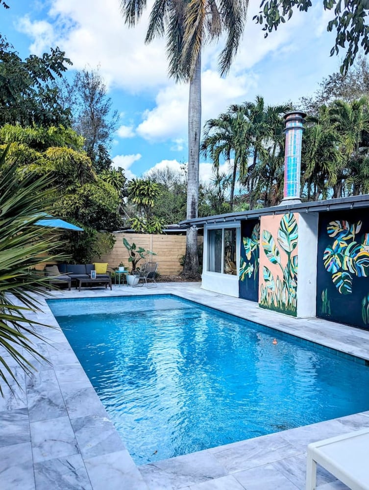 Castaways Casita Saltwater Pool Dog Friendly