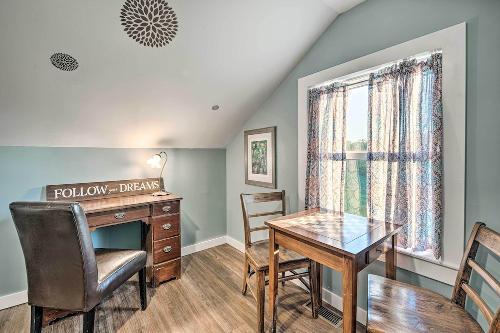 Deck & Game Room: Home in Pennsylvania Countryside view 3