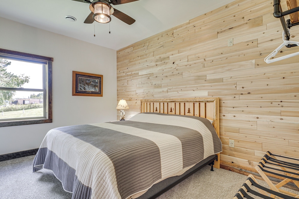 Near Hiking & Snowmobile Trails: Wabeno Cabin!