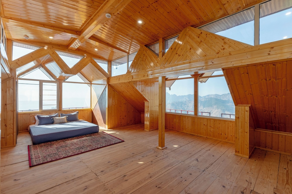 ALAYA STAYS LAFU HOUSE- WOODSCAVE