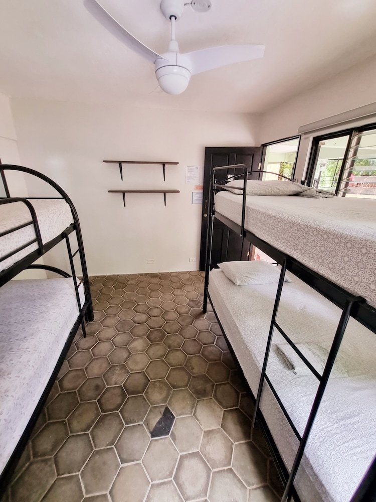 Casa Pura Vida Surf Hostel