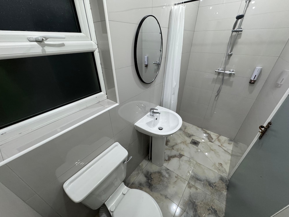 Modern North London Retreat - 7 Bedrooms