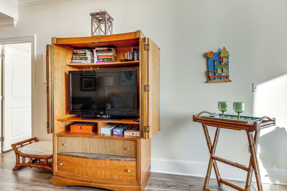 Relax By the Beach: Gulf Coast Condo w/ Ocean View