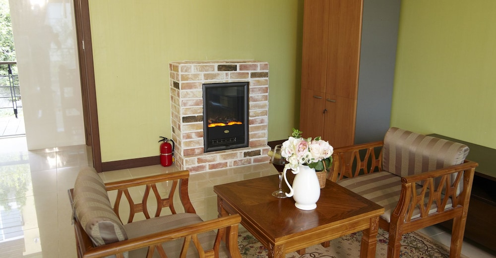 Club Olympia Pension & Resort