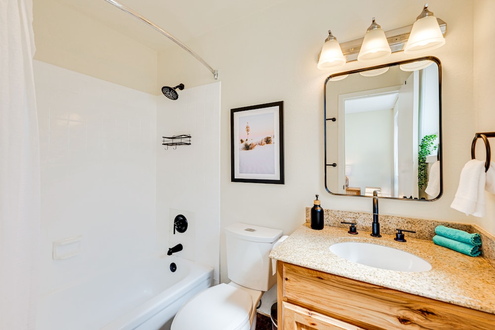 Fraser Condo w/ Ski Shuttle & Resort Amenities!