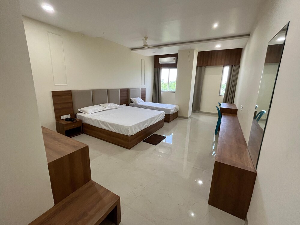 Hotel Tilak