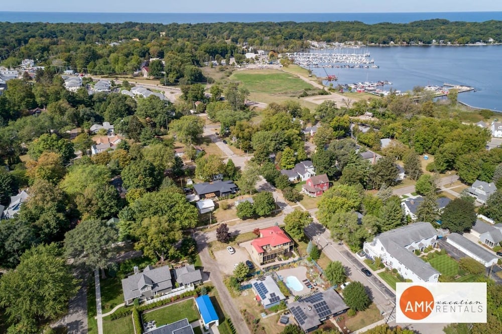 Lake Life Getaway - Condo Near Downtown