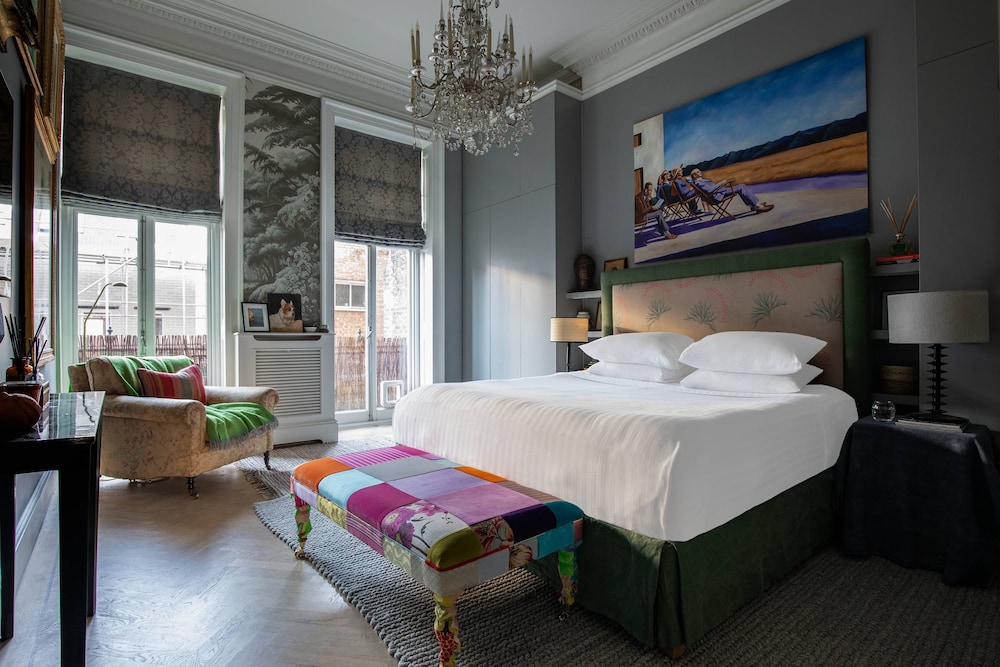 Chelsea Embankment III by Onefinestay