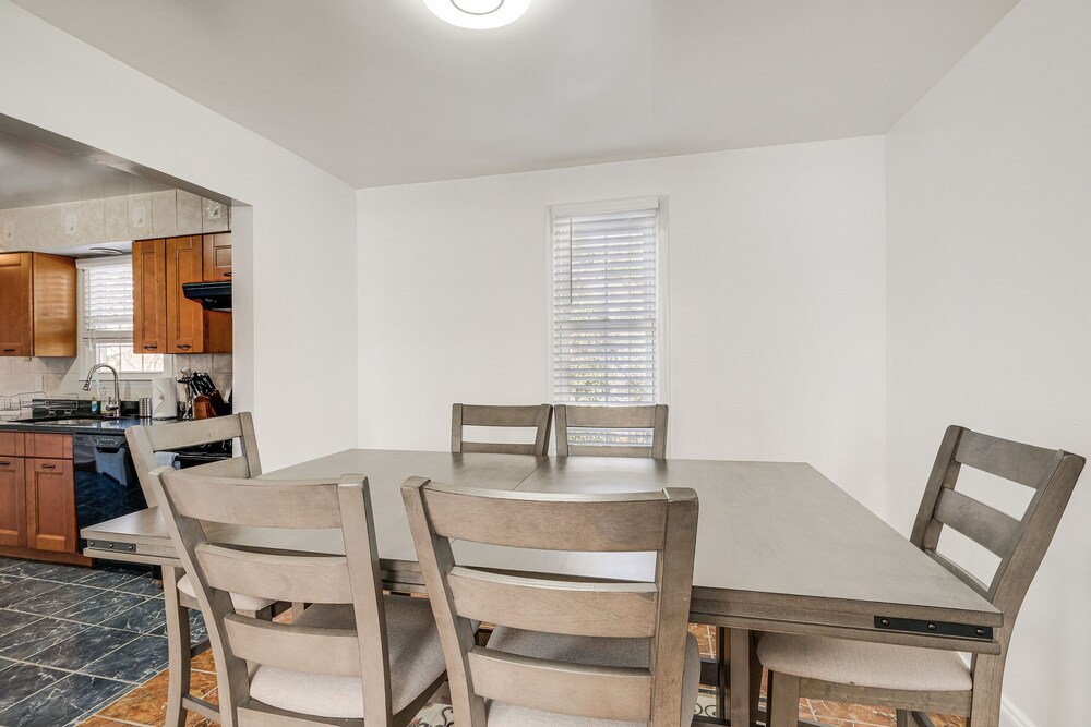 Pet-friendly Silver Spring Home: 2 Mi to Downtown! - Property Image 3