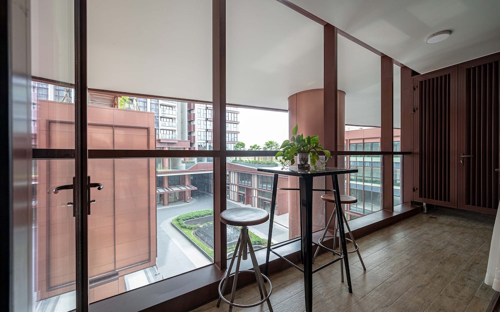 Balcony & Terrace