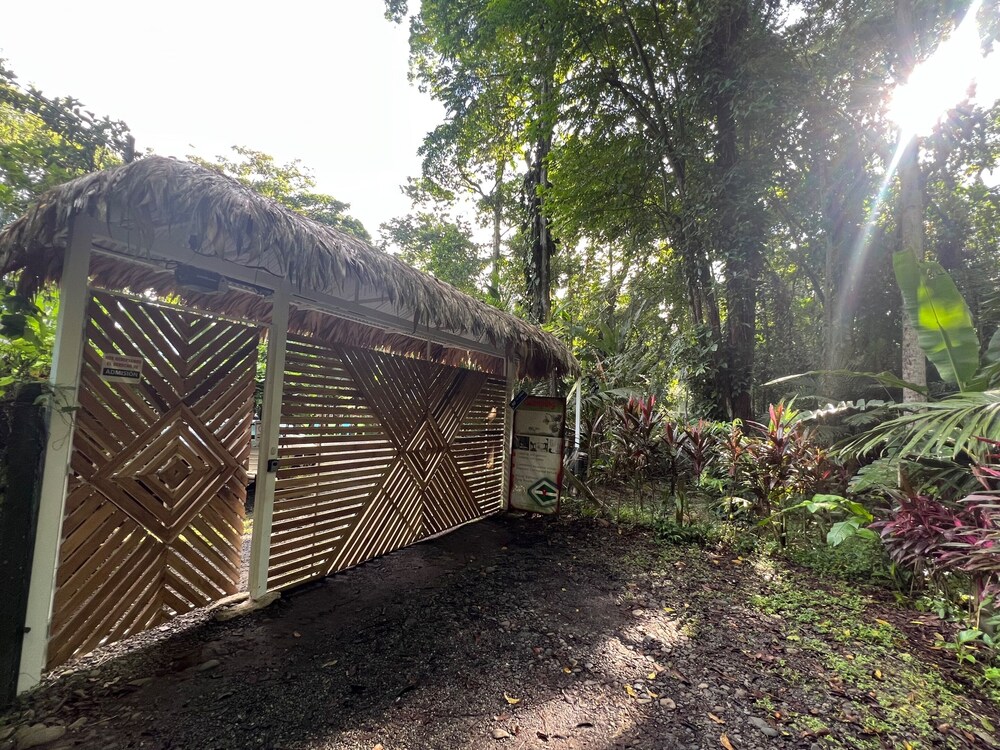 Faith Glamping Dome Costa Rica
