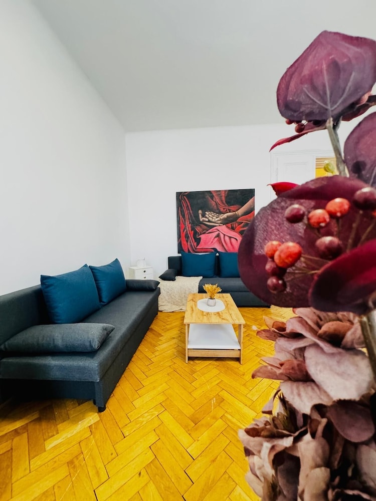 Comfortable 1BR Lounge Westbahnhof