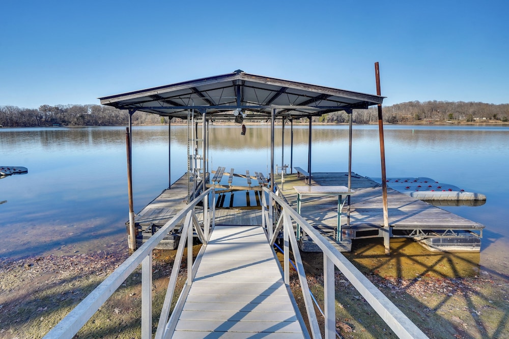 Hot Tub, Dock & Views: Waterfront Home in Cadiz!