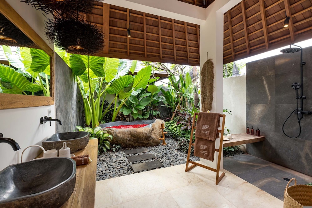 Villa Chempaka by Alfred in Bali - New Luxe Tropical 4BR Dream Villa in Canggu