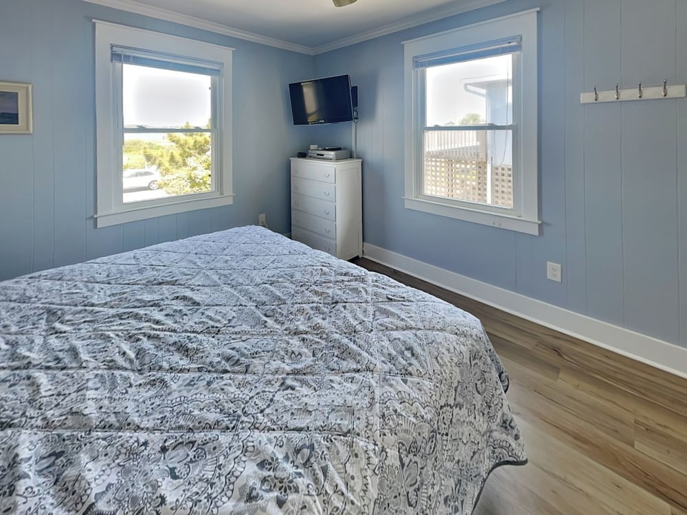 Kirk's Mema's Beach by Topsail Realty