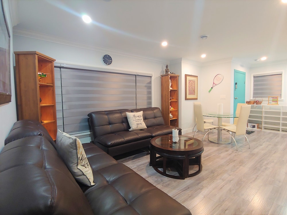 Surrey Vacations - Sarla Villa Surrey - Property Image 9