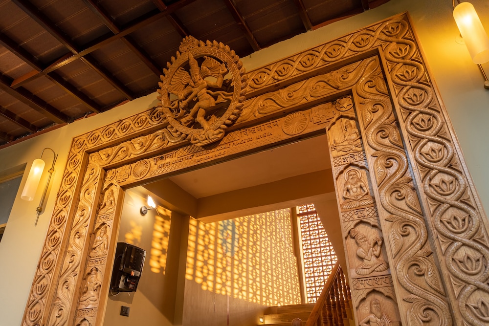 Lobby & Reception