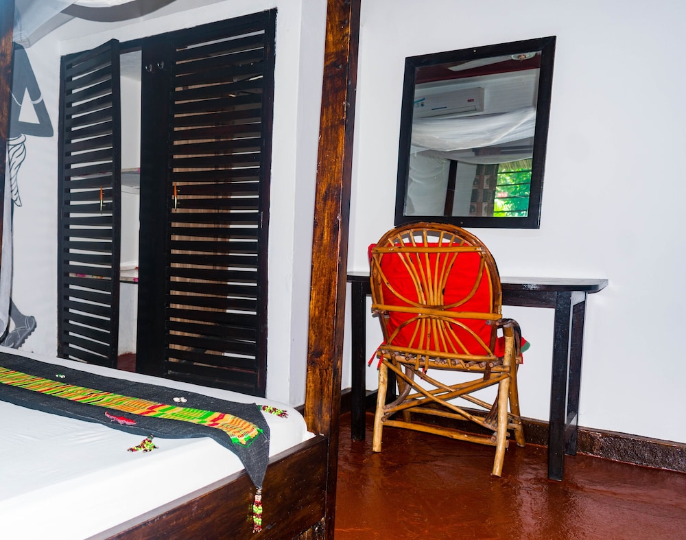 Villa Dora and Holly view 4