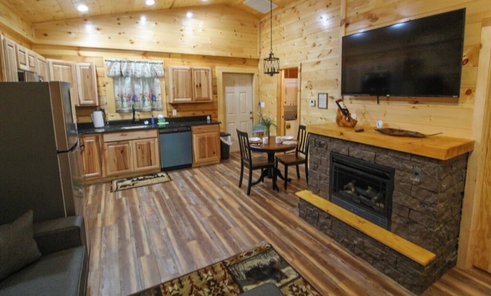 282 Cozy Cub 1 Bedroom Cabin