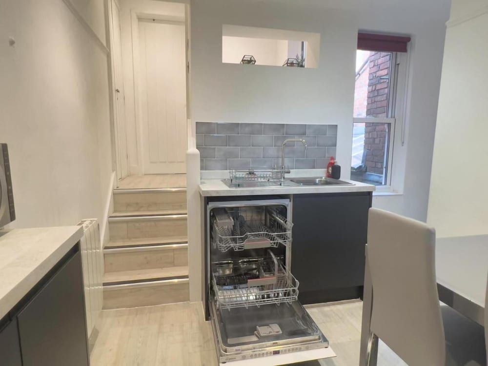 Apartmentsleeps8-wifi-famillyfriendly-citycentre