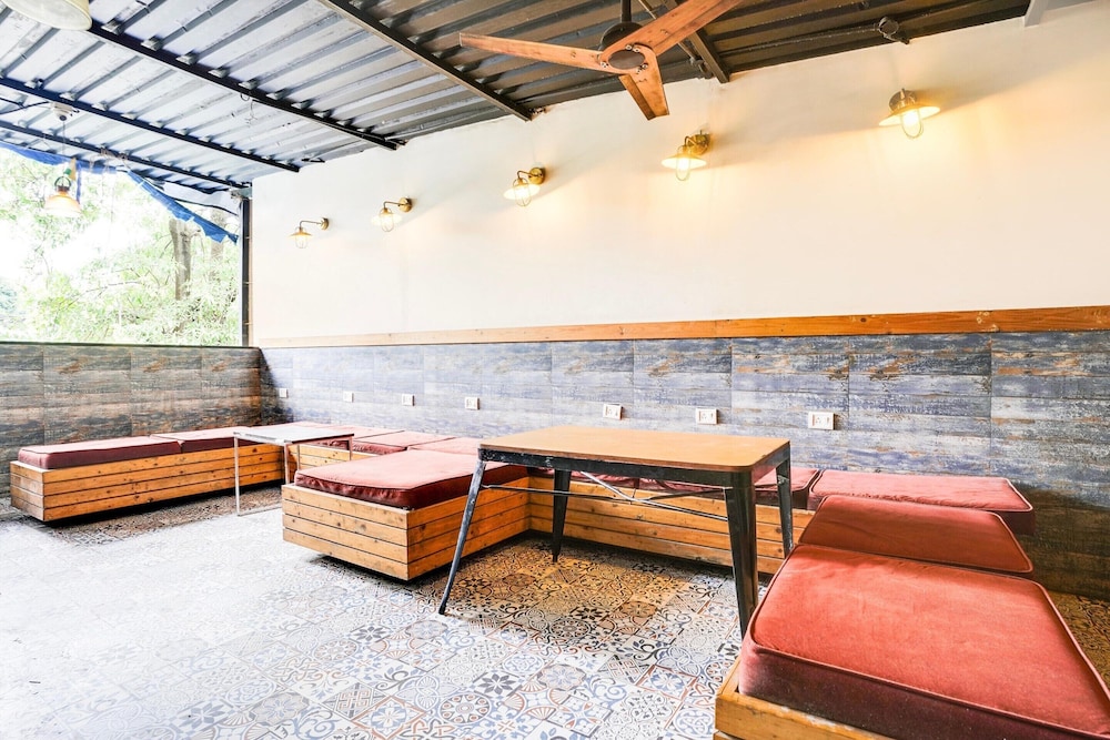 Cozy Stays at Andheri Near Mumbai Airport