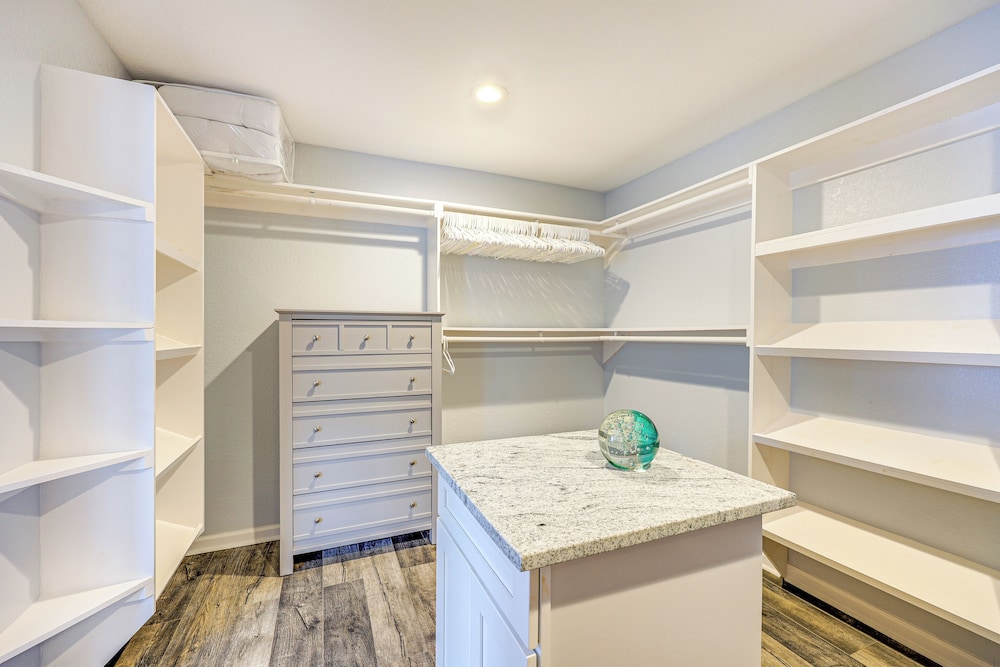 3 Mi to Dtwn: Cozy San Antonio Home w/ Casita!