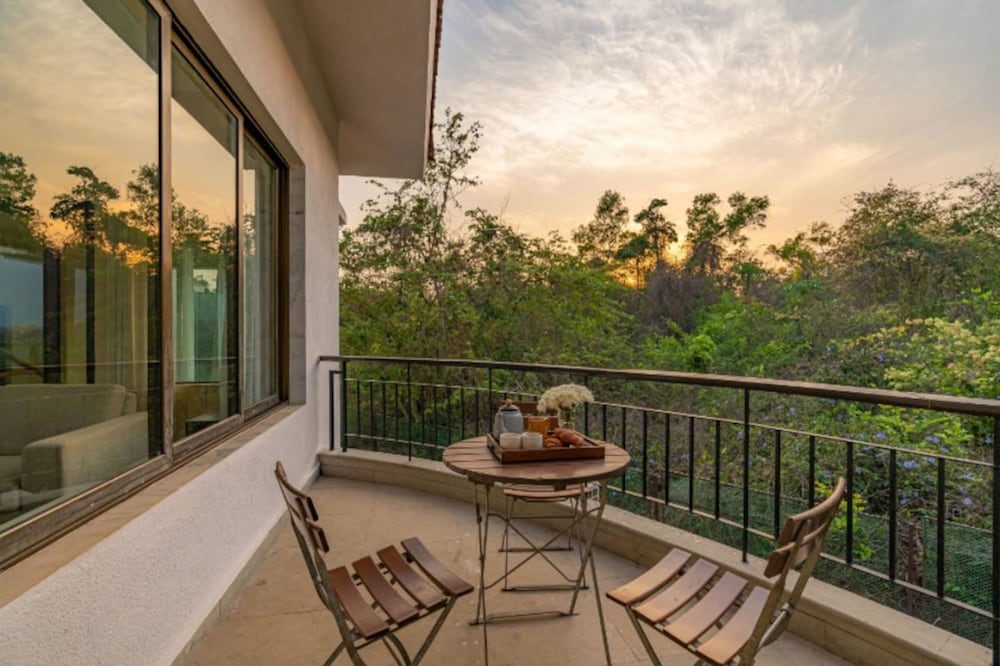Cliffhouse by Hireavilla -5br w Pvt Pool in Saipem