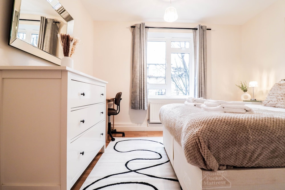 2 Bed Apartment in Russell Square