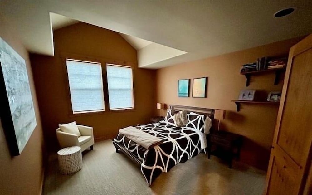 Seven Peaks 3 Bedroom Home