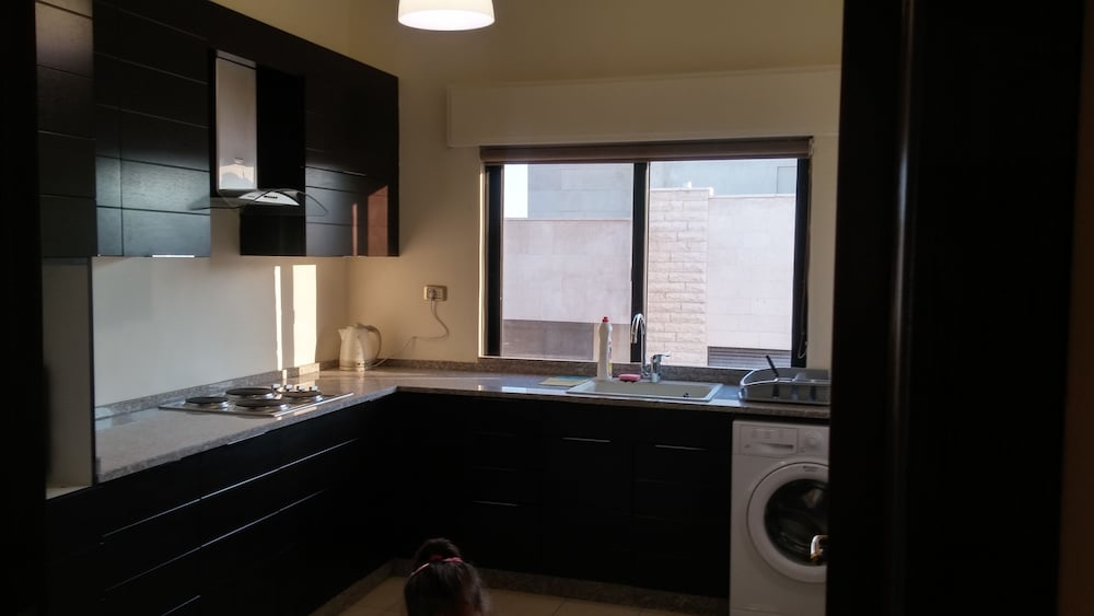 Cozy Dair Ghbar Apartments