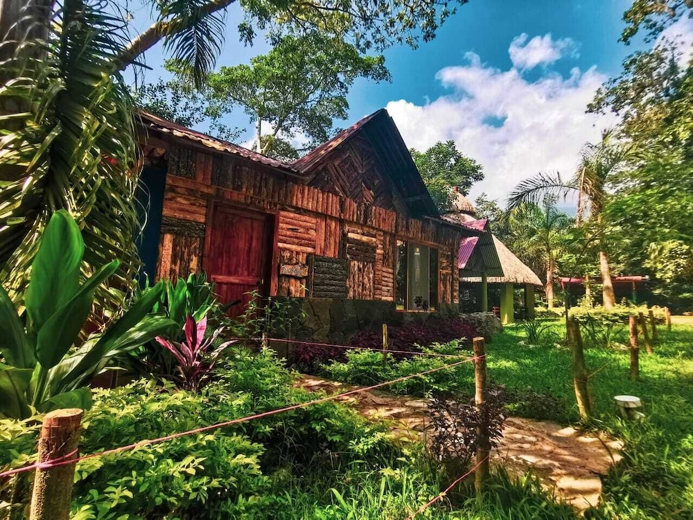 Hotel Cabañas y Casas del Árbol La Huerta - Image 1