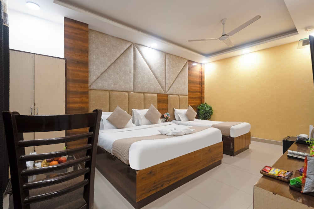 Hotel DSR Krone Delhi