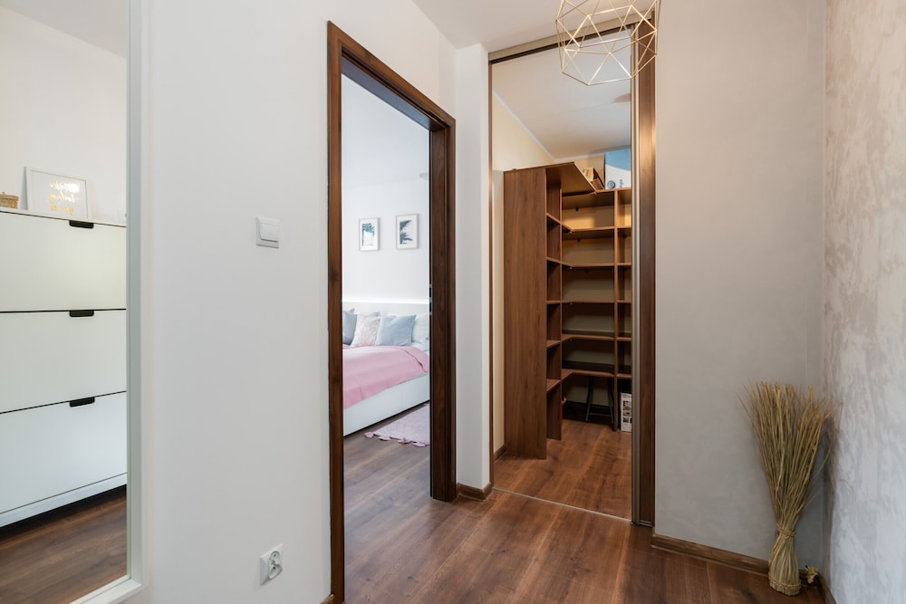 Kosinskiego With Parking by Renters view 5