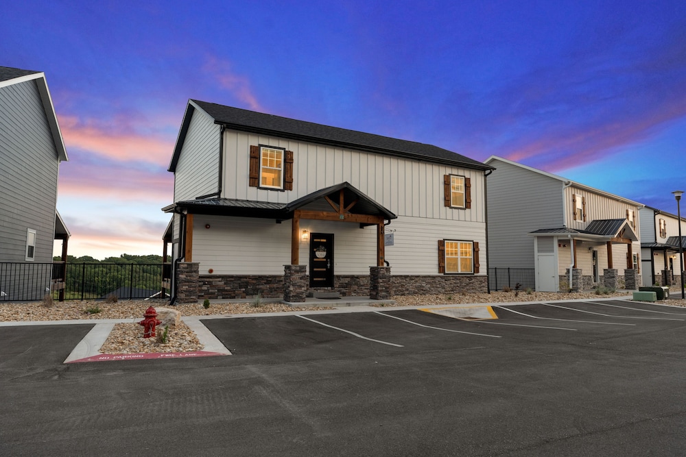 Cm132-6 -summer Breeze- Sleeps 17 6 Bedroom Home