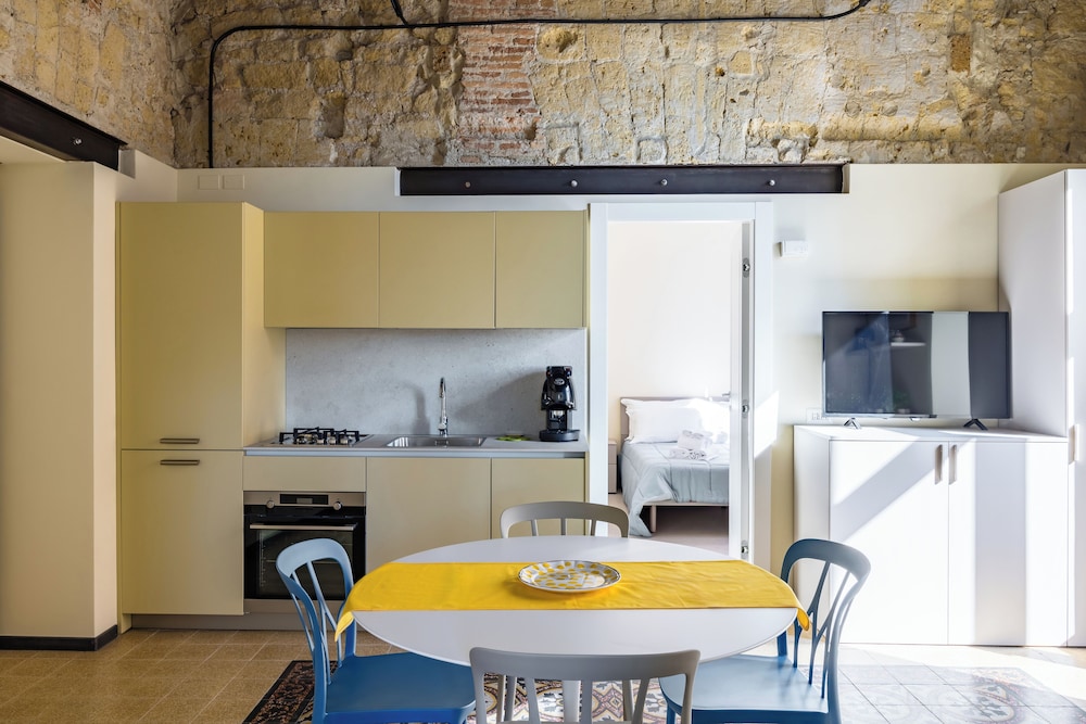 La Pinacoteca Aparthotel by NapoliApartments